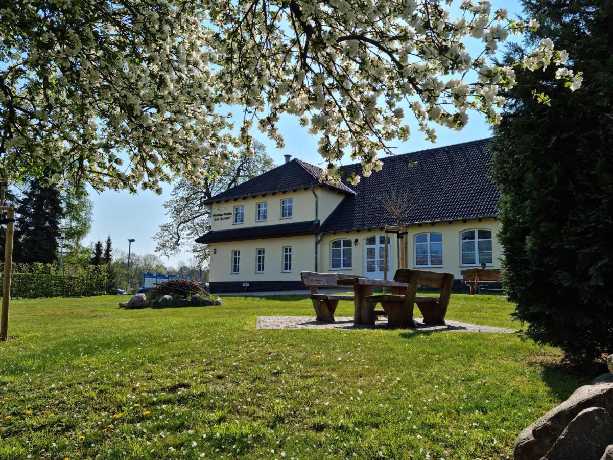 Wirtshaus & Pension "Zum Hammer" Neustadt (Spreetal) Exterior foto